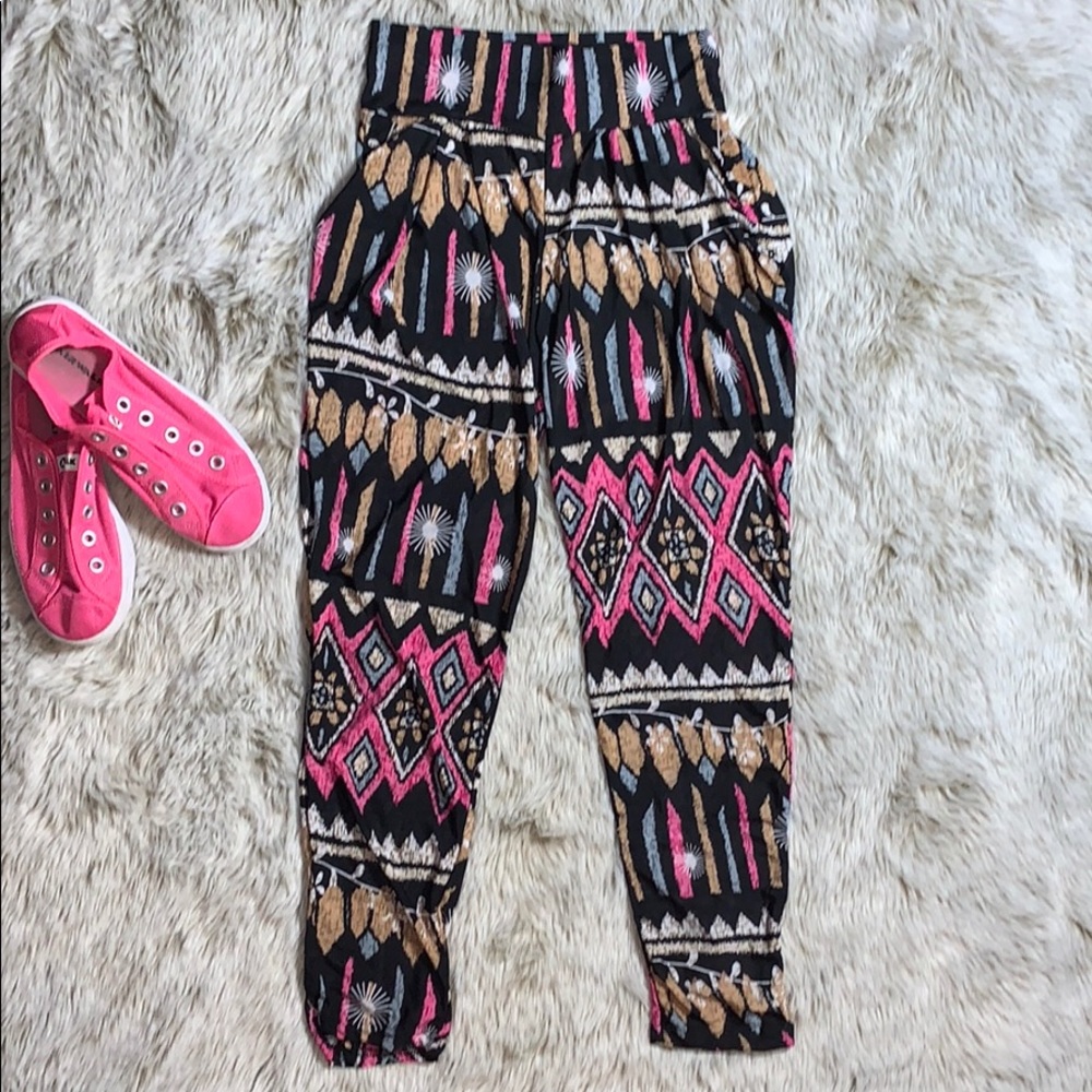 NWT The Hanger Aztec Printed Joggers